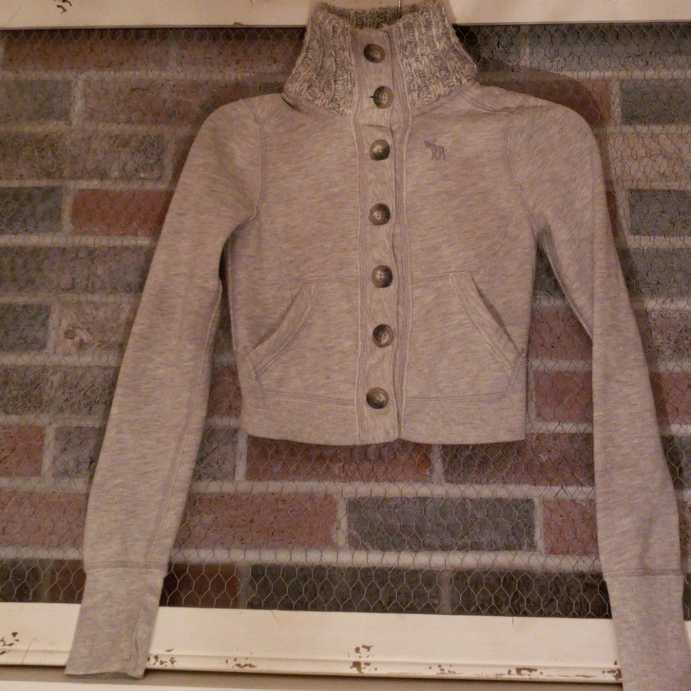 Junior Abercrombie Crop sweater
